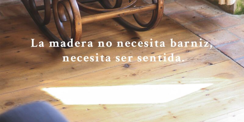 aceite natural aplicado sobre suelo de madera