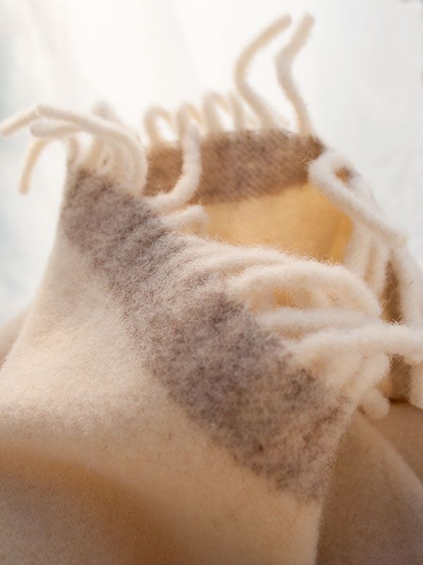 mantita suave de sofa de lana merino española